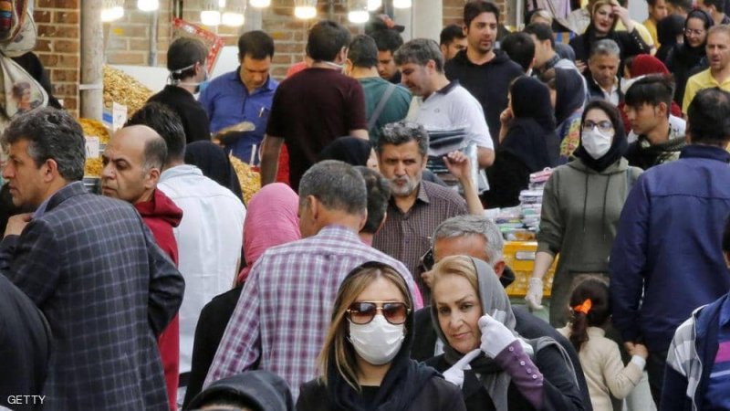 طهران تدرس فرض الكمامات مع زيادة الإصابات بكورونا