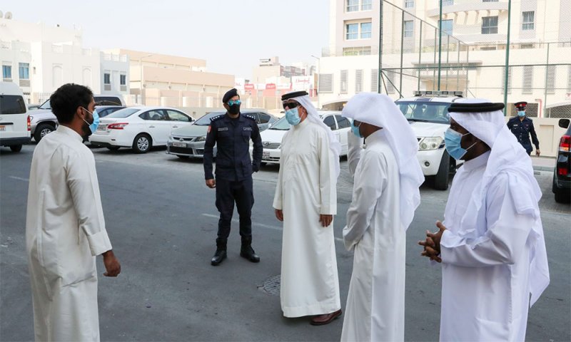 نائب محافظ المحافظة الجنوبية يقوم بزيارة تفقدية لمبنى تعرض للحريق بمنطقة الحجيات