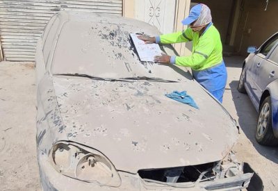 بالصور: سيارات مهجورة بالهملة.. وبلدية الشمالية تخطر وتزيل 96