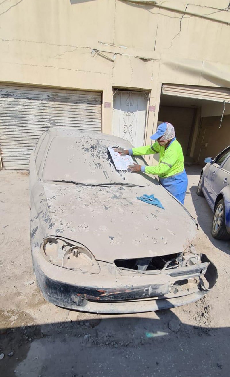 بالصور: سيارات مهجورة بالهملة.. وبلدية الشمالية تخطر وتزيل 96