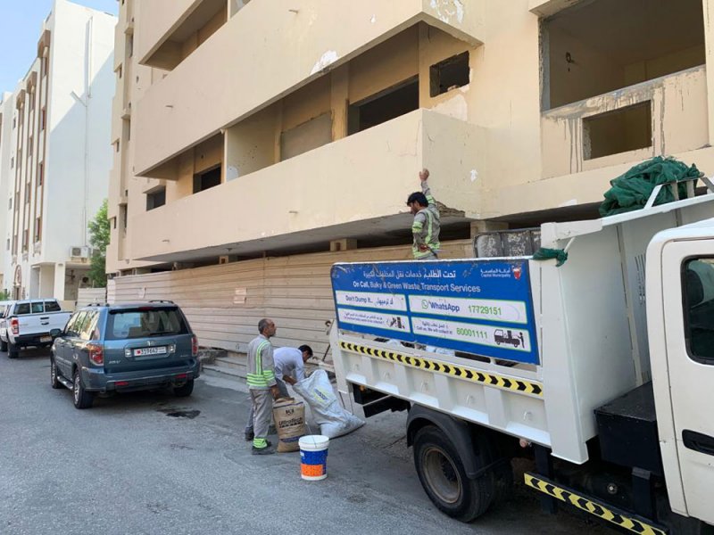 أمانة العاصمة ترمم اجزاء متهالكة من مبنى في العدلية
