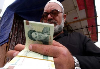 السقوط الحر لعملة إيران مستمر.. الدولار يقارب 320 ألف ريال