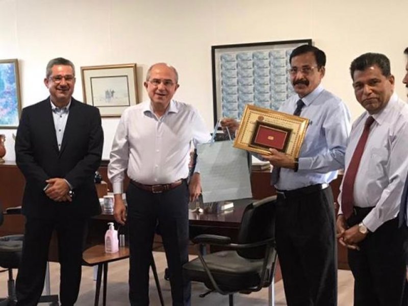 بعد 40 عام ميدوي تودع مديرها فيجين