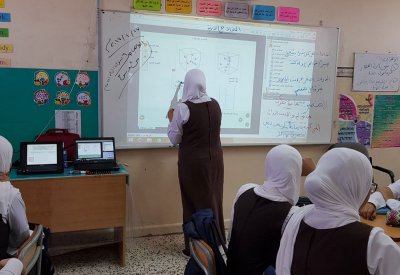 إضافة مرشد اجتماعي لمتابعة سلوك الطلبة أثناء بث الحصص الافتراضية في "تيمز"