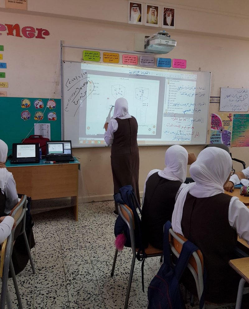 إضافة مرشد اجتماعي لمتابعة سلوك الطلبة أثناء بث الحصص الافتراضية في "تيمز"