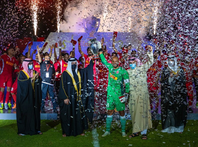 المحرق يعيش فرحة التتويج بأغلى الكؤوس