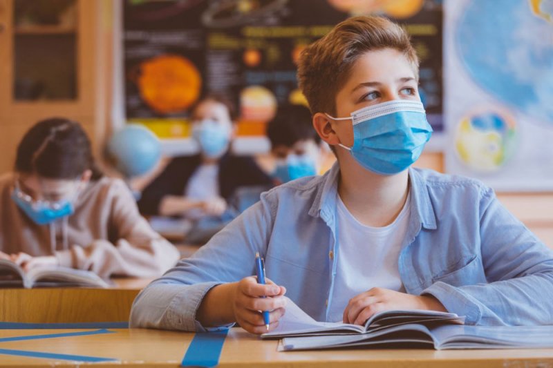 لا توجد صلة واضحة بين فتح المدارس وزيادة إصابات كورونا