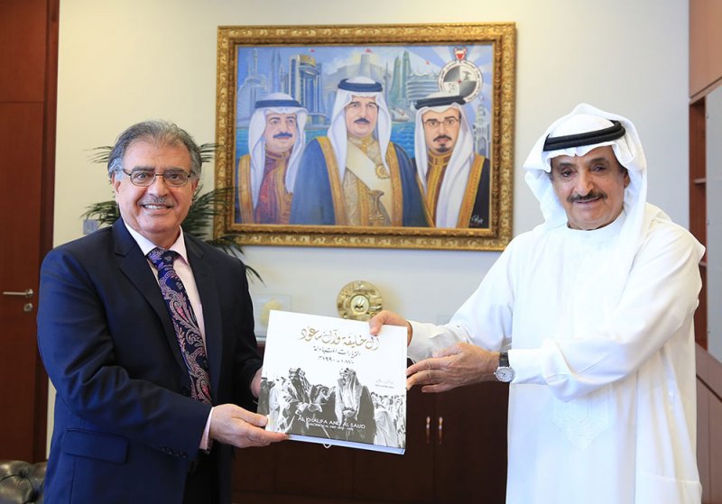 سلمان بن عبدالله يشيد بكتاب آل خليفة وآل سعود ـ الزيارات المتبادلة