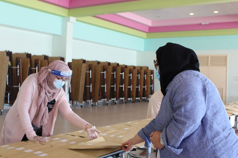 "التربية" : توزيع كتب المواد الوطنية على المدارس الخاصة وفق الإجراءات الاحترازية
