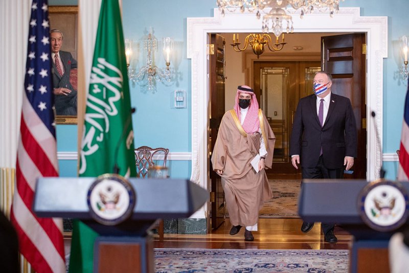 وزير خارجية السعودية: أينما توجد المشاكل بالعالم تجد إيران