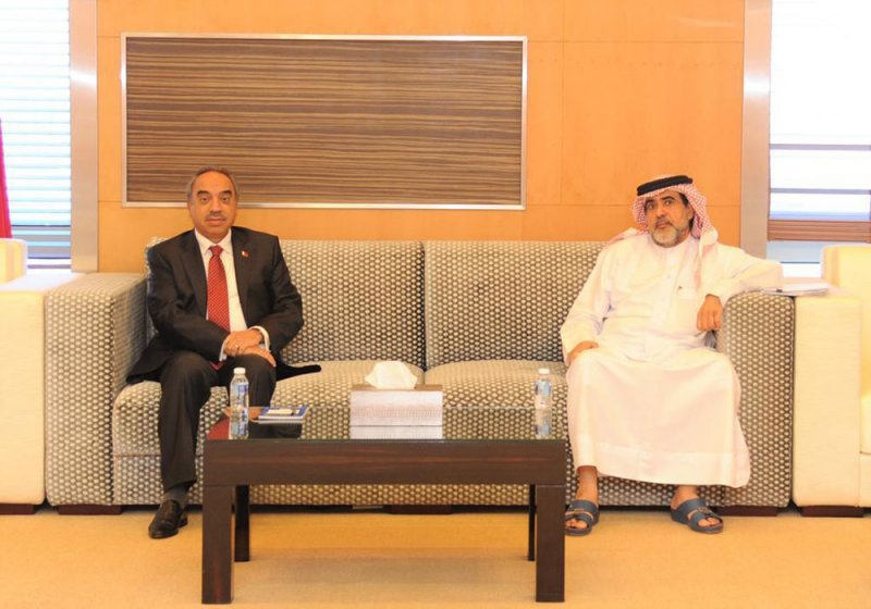 وزير الأشغال يبحث احتياجات خامسة المحرق مع النائب بوعنق