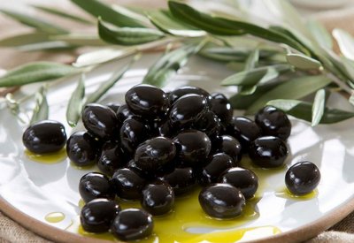 ما الفوائد الصحية لـ”الزيتون الأسود”؟