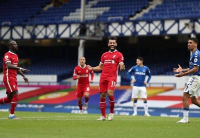 "الفار" يلغى هدفا قاتلا لليفربول في مرمى ايفرتون