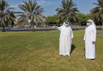 وكيل البلديات يتفقد مشاريع التشجير والتجميل في الشوارع الرئيسية بالمحرق