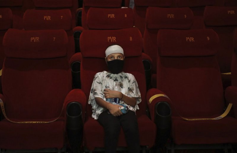 دور السينما تفتح أبوابها مجدداً في بعض المناطق الهندية