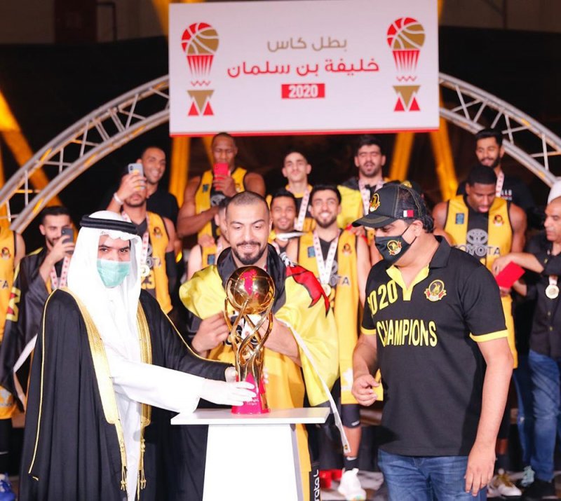 سمو الشيخ عيسى بن علي يتوج فريق نادي الاهلي بطلا لكأس خليفة بن سلمان لكرة السلة