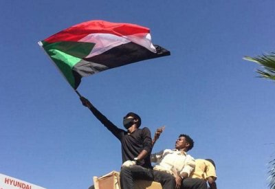 تظاهرات 21 أكتوبر.. الخرطوم تغلق الجسور وتنشر الجيش