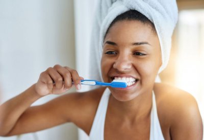 تنظيف أسنانك بالفرشاة كلما غادرت المنزل قد يحميك من كورونا