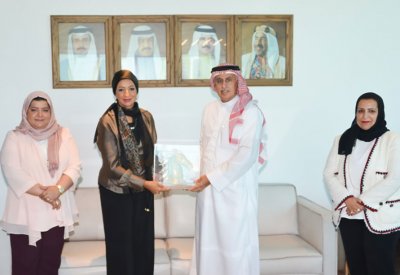 وزير الصناعة يستقبل رئيسة المؤسسة البحرينية لريادة الأعمال