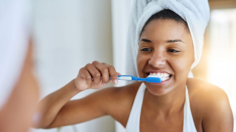تنظيف أسنانك بالفرشاة كلما غادرت المنزل قد يحميك من كورونا