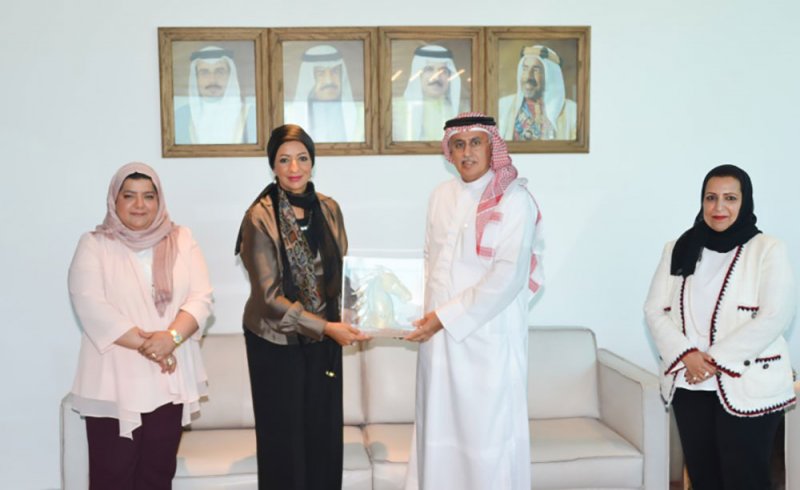 وزير الصناعة يستقبل رئيسة المؤسسة البحرينية لريادة الأعمال