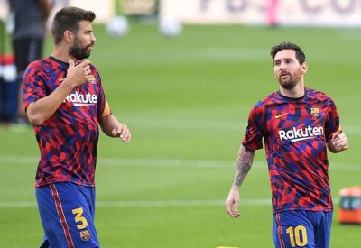 قبل "الكلاسيكو".. بيكيه ينتقد برشلونة بسبب ميسي