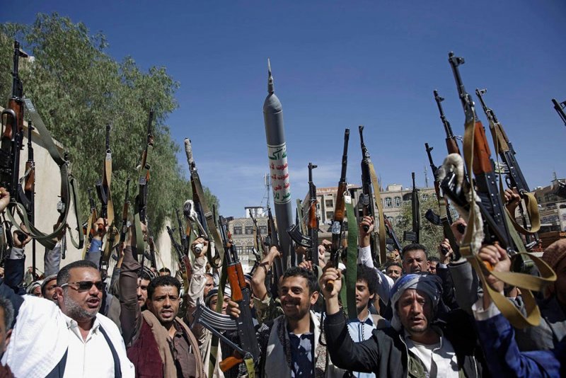 اليمن يدعو بقية دول المنطقة لاتخاذ موقف من "عدوان إيران"