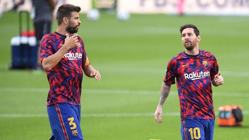 قبل "الكلاسيكو".. بيكيه ينتقد برشلونة بسبب ميسي