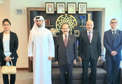 الدكتور ميرزا يبحث مع مركز سمو الشيخ ناصر للتأهيل والتدريب المهني سبل التعاون المشترك