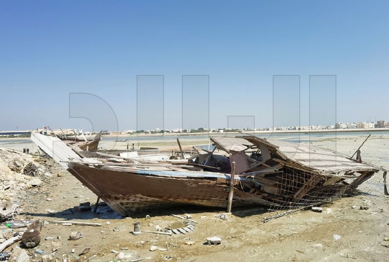 “البلاد” ترصد مقبرة للسفن بفرضة المحرق