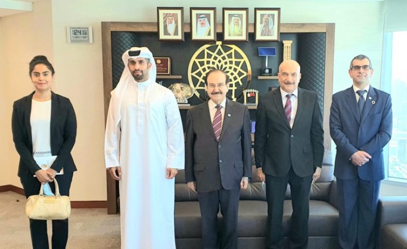 الدكتور ميرزا يبحث مع مركز سمو الشيخ ناصر للتأهيل والتدريب المهني سبل التعاون المشترك