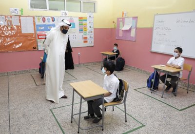 التربية: عودة جزئية إلى مقاعد الدراسة وسط إجراءات احترازية شاملة