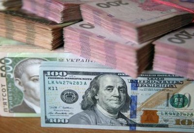 الدولار يصعد مقابل عملات عالية المخاطر مع تلاشي آمال التحفيز
