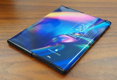 TCL تكشف عن رؤية جديدة في تصميم الهواتف
