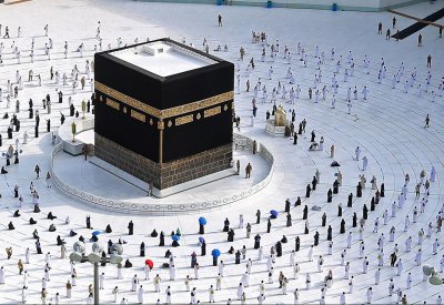 وصول أولى رحلات المعتمرين من خارج السعودية إلى جدة الأحد