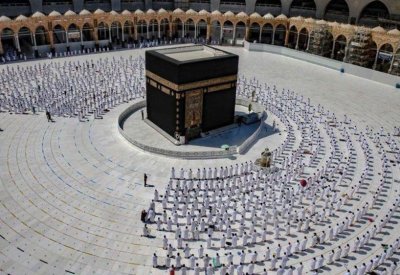 السعودية تتيح خدمة شراء برامج العمرة عبر الإنترنت