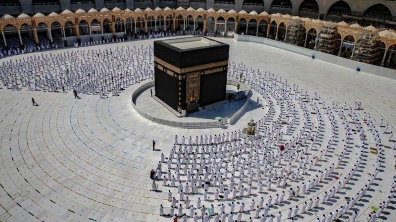 السعودية تتيح خدمة شراء برامج العمرة عبر الإنترنت