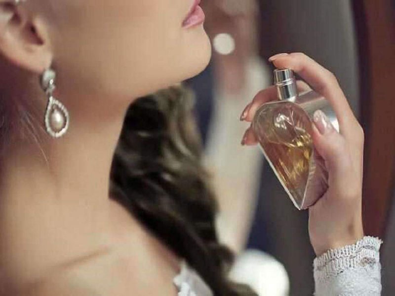 ما اسرار تثبيت العطر على الملابس والجسم؟