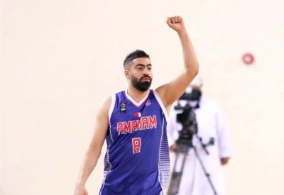 أحمد عزيز يعزز صفوف "الذيب"