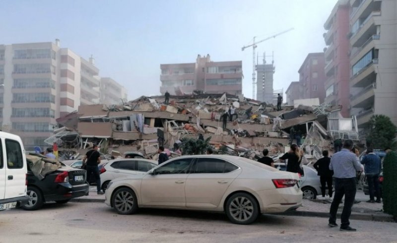 ارتفاع ضحايا زلزال تركيا إلى 81 واستئناف جهود الإنقاذ