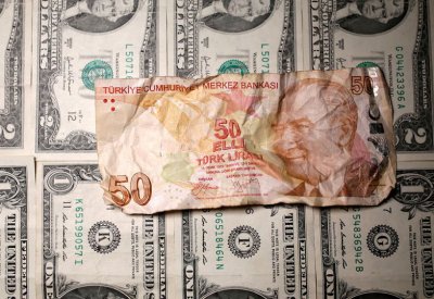 العملة التركية عند قاع جديد.. تلامس 8.5 ليرة للدولار