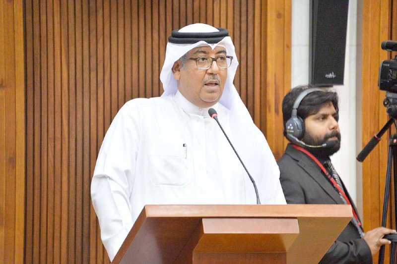 الدمستاني: جميل الأطباء “على رؤوسنا”