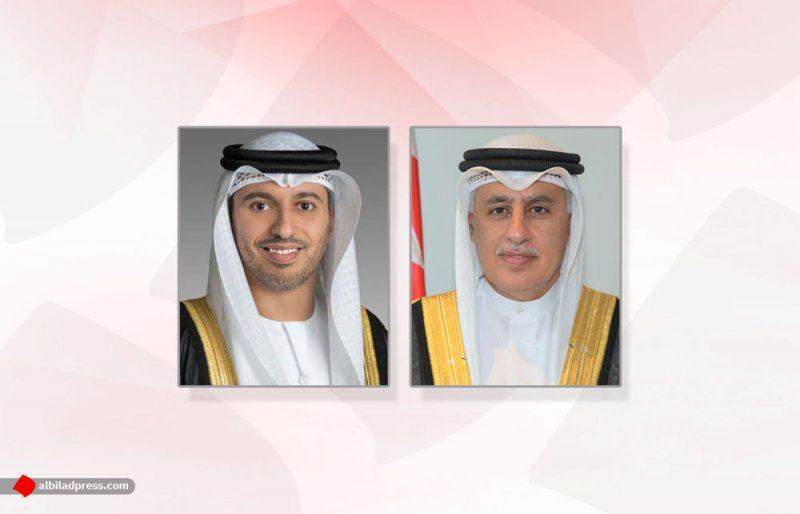 وزير الصناعة والتجارة يجري اتصالا هاتفيا مع وزير الدولة لريادة الأعمال الإماراتي