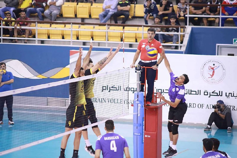 عاشوري يوضّح بروتكول مسابقات الطائرة