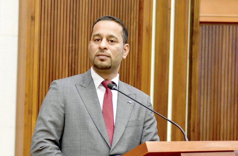 البحراني لـ “البلاد”: وقف العلاوات والزيادة السنوية ورفع الضرائب “غير صحيح”
