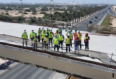 وزير الأشغال: الانتهاء من مراحل دفع بلاطات الجسر على تقاطع سار