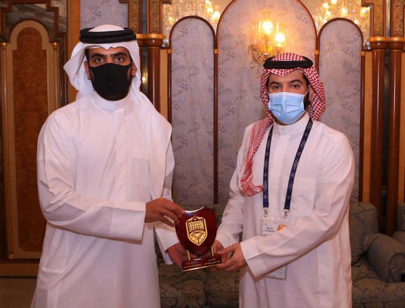نائب رئيس اتحاد الكرة يشهد مباراة الاتفاق والهلال