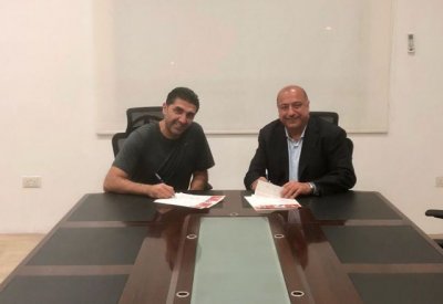 السوري جطل يقود كرة المنامة