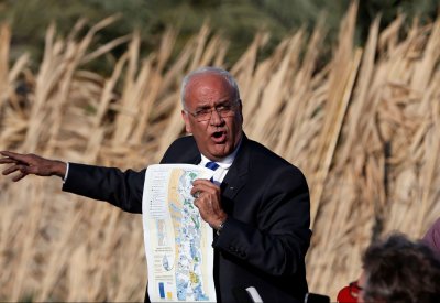 صائب عريقات.. "ذاكرة المفاوضات" الفلسطينية الإسرائيلية
