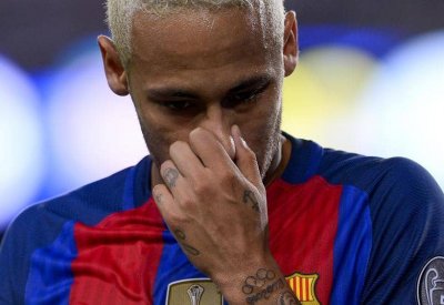"دُفعت بالخطأ".. برشلونة يطالب نيمار برد 10 ملايين يورو